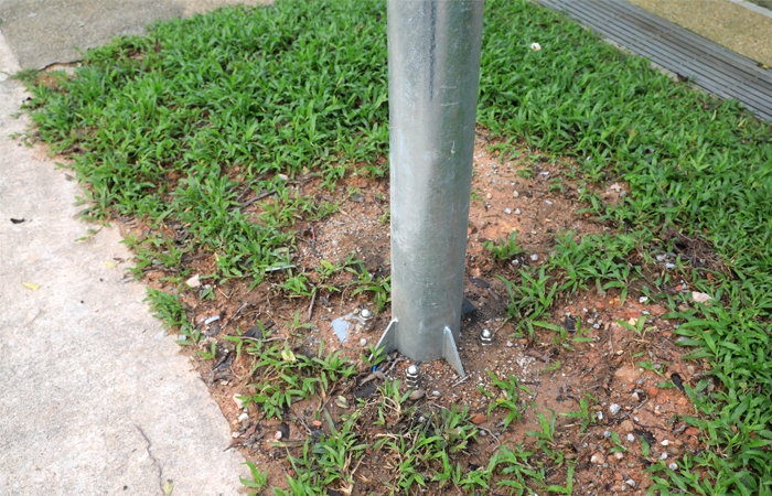 Concrete Putting Works for Lamppost